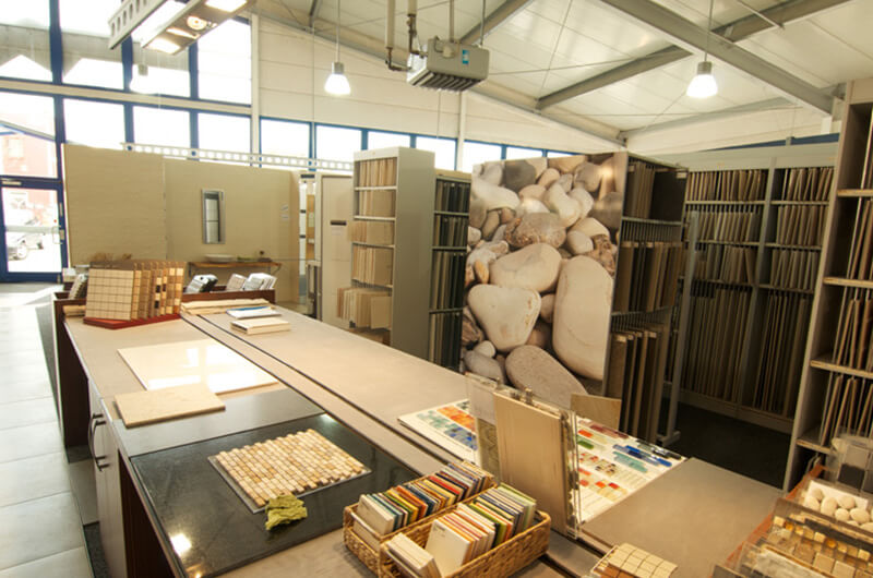 Fliesen in Holzoptik in unserer Ausstellung in Attendorn