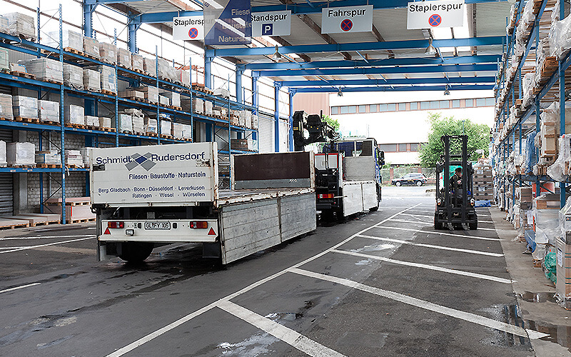 Moderne Fliesenausstellung in Düsseldorf