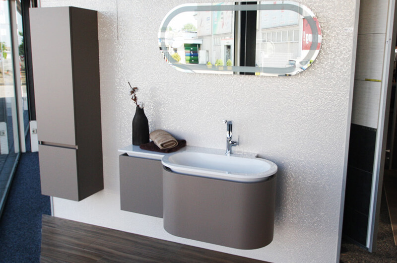 Moderne Fliesenausstellung bei Lennestadt