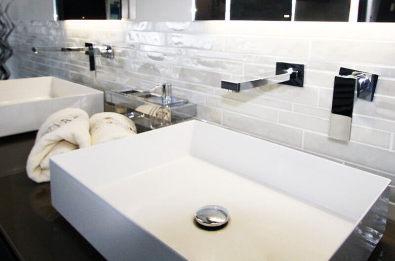 Fliesen in Holzoptik in unserer Ausstellung in Attendorn