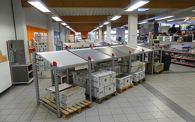 Fliesen in Holzoptik in unserer Ausstellung in Viersen